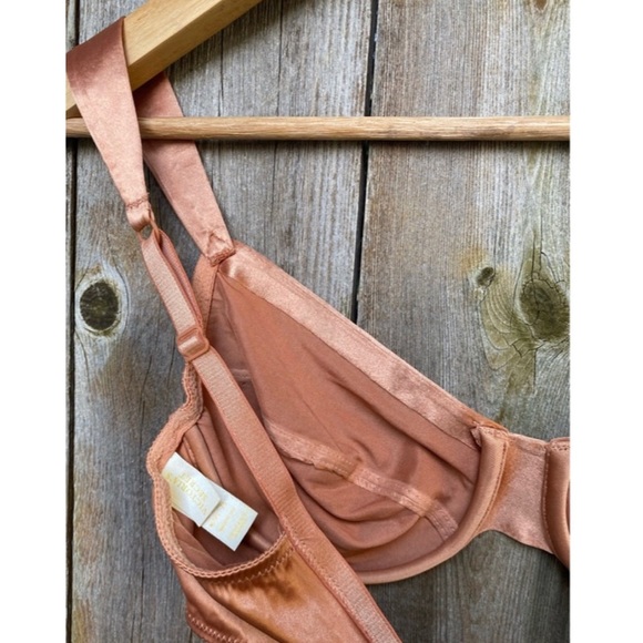 VINTAGE VICTORIA SECRET gold label rose gold satin dainty bralette bra size 34C - Picture 5 of 8